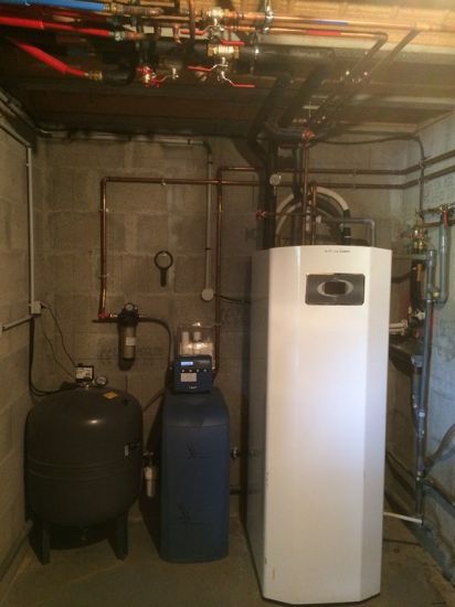 Pose de pompe à chaleur Mitsubishi Electric avec eau chaude sanitaire et plancher chauffant près de Saint-Priest